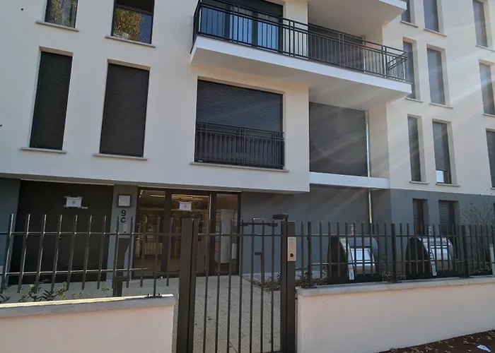 Hebergement Verneuil Tout Confort Neuf 68M Carre